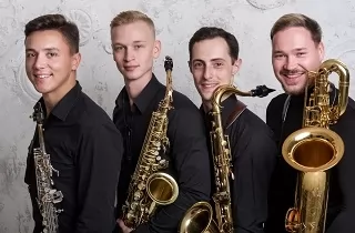 концерт Шоу саксофонов в тропиках. Russian saxophone quartet