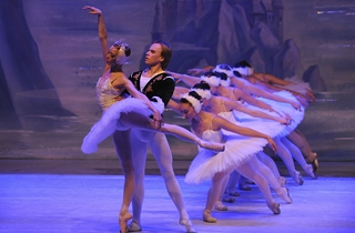балет Балет "Лебединое озеро". Театр "Корона русского балета"